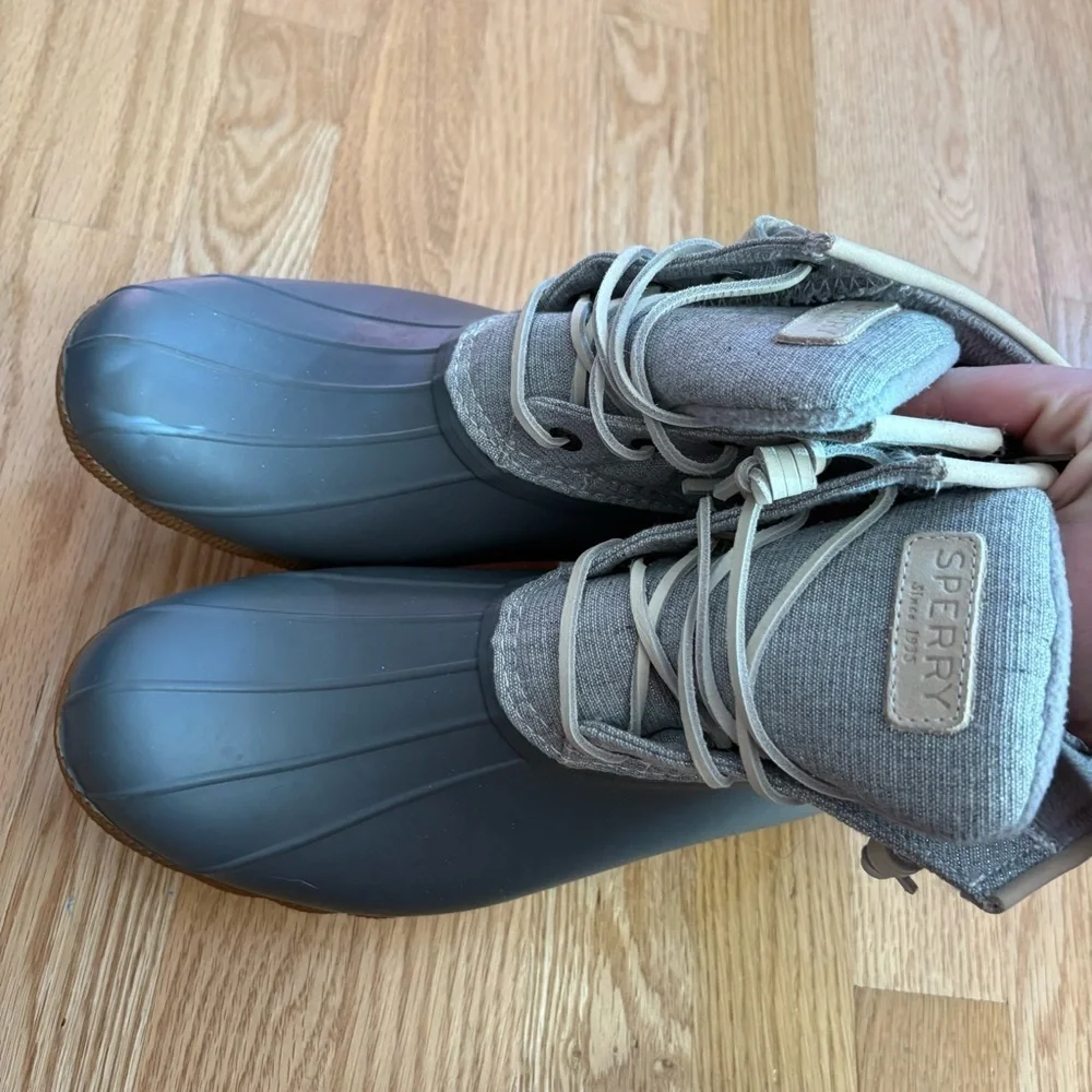 Sperry Women's Gray Winter Boots Waterproof Sz 10 Silver Rubber Rain